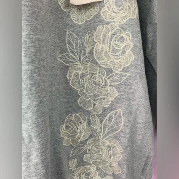 Love & Legend Cold Shoulder Bow tie Cut-out Floral Embroidered Sweatshirt - Picture 3 of 3